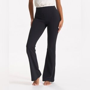 Vuori Studio Flare NWOT